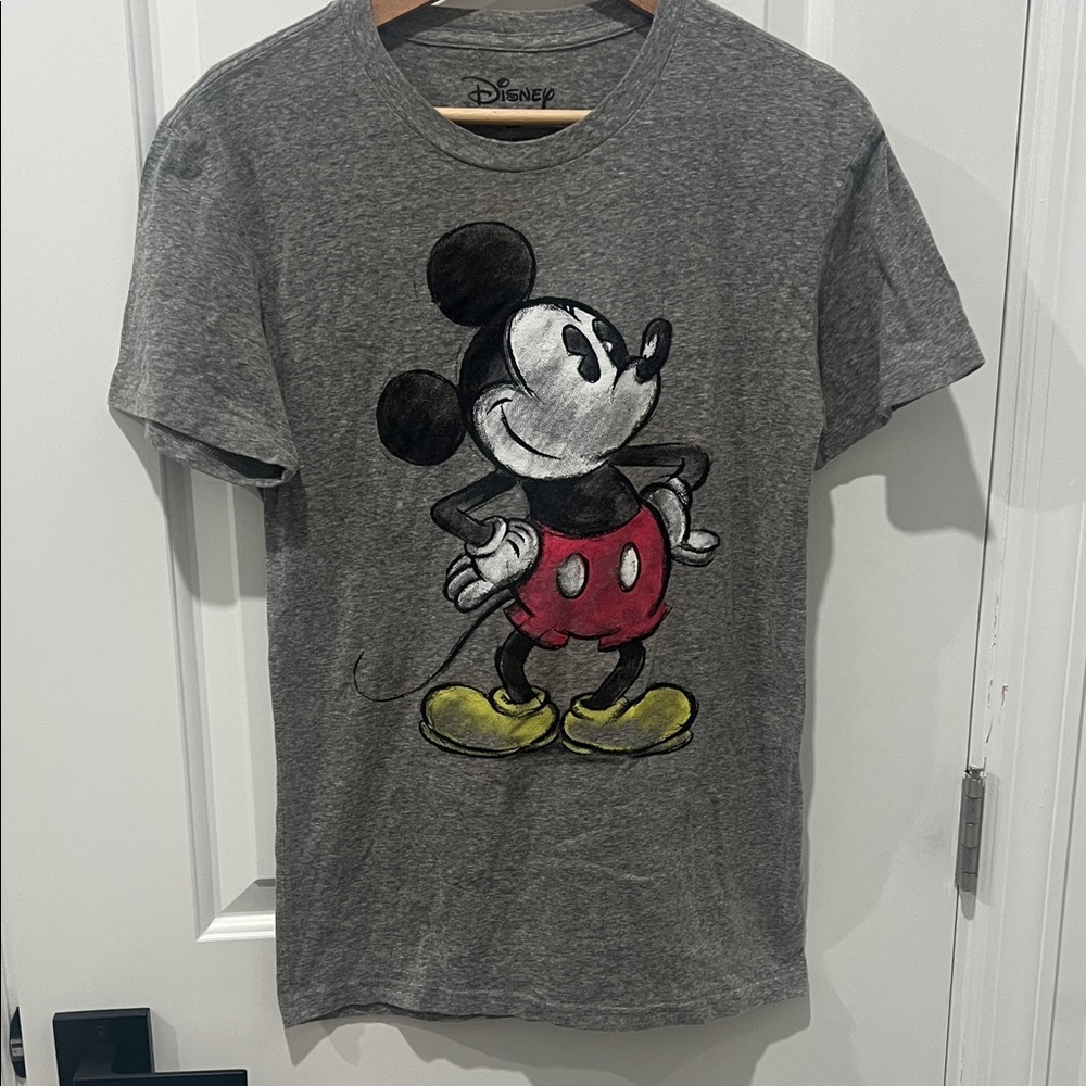 Disney Mickey Mouse Gray T-Shirt Size Small